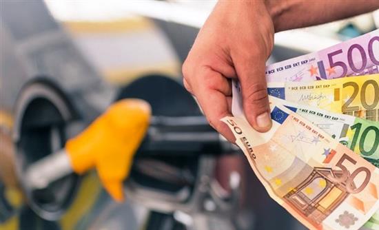 ΟΛΑ ΑΝΑΠΟΔΑ! 0,70 λεπτά εφορία το λίτρο βενζίνης!!! Το άρμεγμα των Ελλήνων από τους εκτελεστές του δεν έχει όρια