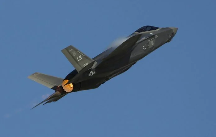 Tίτλους τέλους για τα F-35 προαναγγέλλει ο Ίλον Μασκ