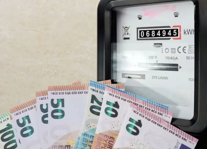 Αποκάλυψη σοκ – Η χονδρεμπορική μέση τιμή ρεύματος αντιστοιχεί στο 53% της τελικής τιμής των τιμολογίων ρεύματος για 2024
