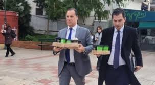 Γεωργιάδης και φάρμακα: Το φιάσκο του ΕΟΠΥΥ και το «δώρο» στα φαρμακεία