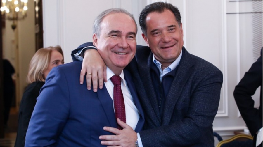 Ντροπή – Πως Παπαθανάσης και Άδωνις, μπλόκαραν την ταινία «Καποδίστριας» του Γιάννη Σμαραγδή ως φιλορωσική