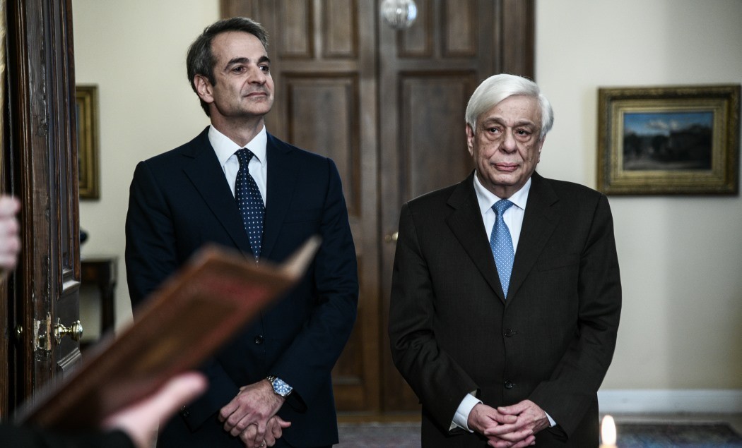ΤΟ ‘ΔΩΣΕ Ο ΠΑΚΗΣ ΠΑΥΛΟΠΟΥΛΟΣ: ΔΕΝ ΜΠΟΡΕΙΣ ΝΑ ΚΥΒΕΡΝΑΣ ΧΩΡΙΣ ΔΗΜΟΚΡΑΤΙΚΗ ΝΟΜΙΜΟΠΟΙΗΣΗ – ΠΗΔΑΝΕ ΕΝΑΣ ΕΝΑΣ ΑΠΟ ΤΟ ΚΑΡΑΒΙ ΜΕΤΑ ΤΙΣ ΑΝΤΙΔΡΑΣΕΙΣ ΓΙΑ ΤΗ ΣΥΓΚΑΛΥΨΗ ΤΩΝ ΤΕΜΠΩΝ