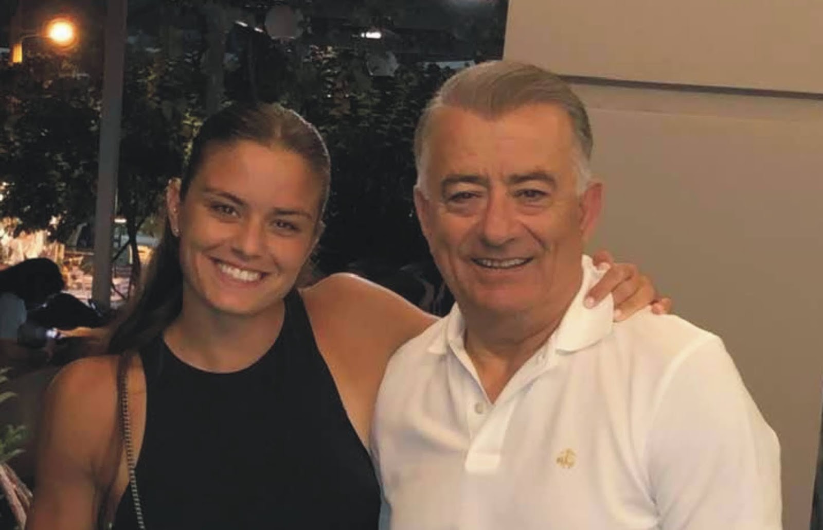 ΟΠΟΙΑ ΠΕΤΡΑ ΚΙ ΑΝ ΣΗΚΩΣΕΙΣ, ΤΟΝ ΣΥΜΠΕΘΕΡΟ ΘΑ ΒΡΕΙΣ! Ο ΓΙΓΑΝΤΑΣ ΣΑΚΚΑΡΗΣ ΤΟΥΣ ΑΛΛΑΞΕ ΤΑ ΦΩΤΑ ΚΑΙ ΒΟΥΤΗΞΕ ΟΛΟ ΤΟ “ΧΑΡΤΙ” – ΚΑΗΚΕ ΤΟ ΠΕΛΕΚΟΥΔΙ ΣΤΗΝ ΑΝΑΚΥΚΛΩΣΗ ΣΥΣΚΕΥΩΝ ΑΕ ΜΕ «ΣΦΗΝΑ» ΤΗΝ ΕΤΑΙΡΕΙΑ ΤΟΥ ΠΑΤΕΡΑ ΤΗΣ ΠΡΩΘΥΠΟΥΡΓΙΚΗΣ “ΝΥΦΟΥΛΑΣ”
