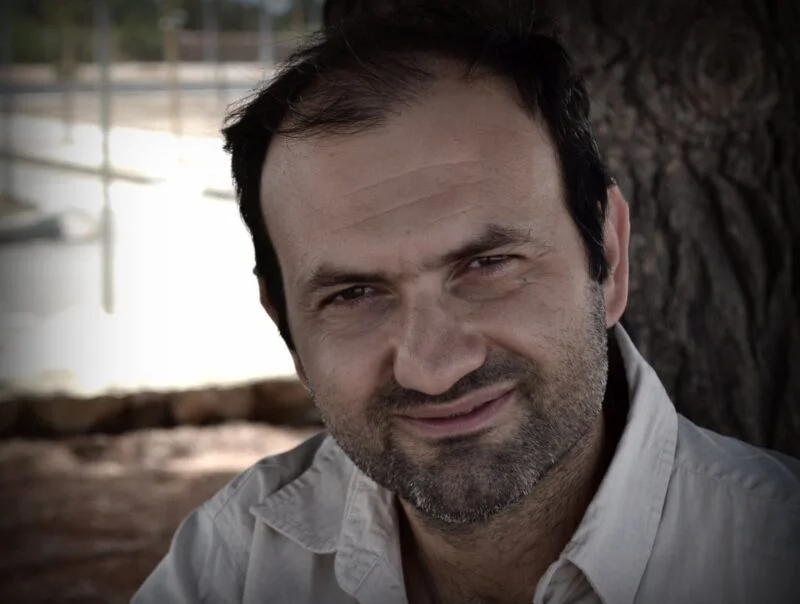 Χημικός Μηχανικός Ηλίας Κοπανάκης ΕΜΠ: Η φωτιά που έκαψε τους μισούς περίπου νεκρούς δε μπορεί ούτε να προκλήθηκε ούτε να επεκτάθηκε από τα έλαια σιλικόνης. – Όποιος το επικαλείται αυτό-γελοιοποιείται.