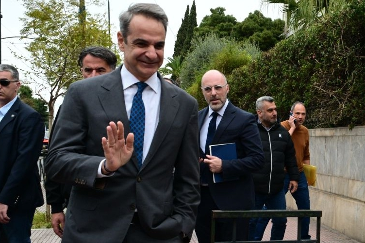 Κυβέρνηση Μητσοτάκη: Κλείνει την πόρτα στους χριστιανούς – Ανοίγει την αγκαλιά στους ισλαμιστές