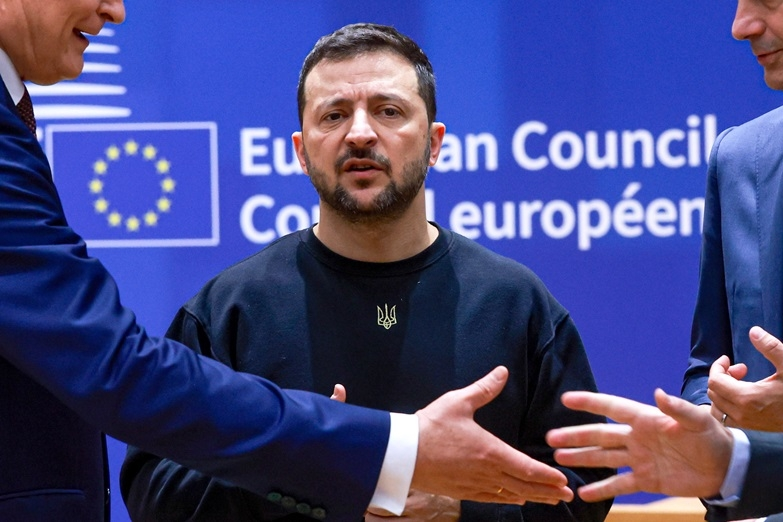 ΜΕΓΑΛΗ ΛΗΣΤΕΙΑ ΤΩΝ ΦΟΡΟΛΟΓΟΥΜΕΝΩΝ ΑΠΟ ΤΟ ΝΑΤΟ: Έδωσε 21 δισεκατομμύρια στον «παπατζή» Ζελένσκι μέσα σε 3 μήνες