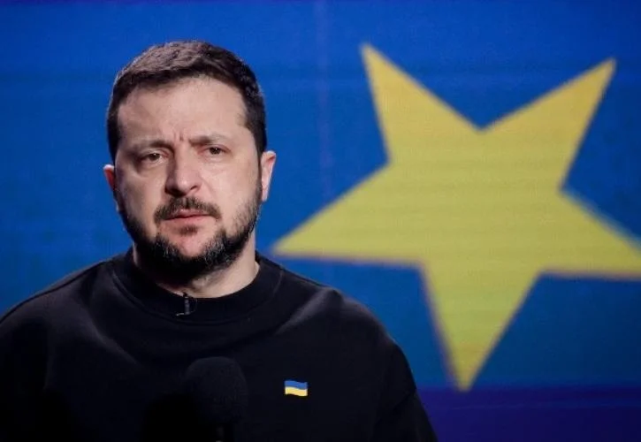 Φρικτά βίντεο που κυκλοφορούν στο διαδίκτυο, δείχνουν το καθεστώς Ζελένσκι με την στήριξη της Ε.Ε. να στρατολογεί παιδιά με την βία!
