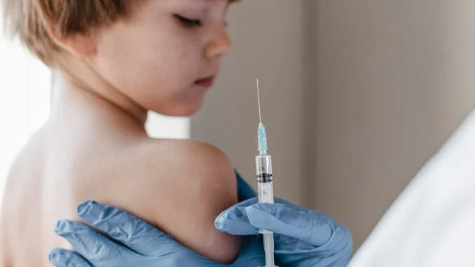 Αν αυτό δεν είναι ύποπτο… Η Moderna απέσυρε ξαφνικά την αίτηση για έγκριση από τον FDA του πειραματικού εμβολίου κατά της γρίπης και του COVID μετά από τις νέες απαιτήσεις του FDA για τα δεδομένα ασφαλείας!