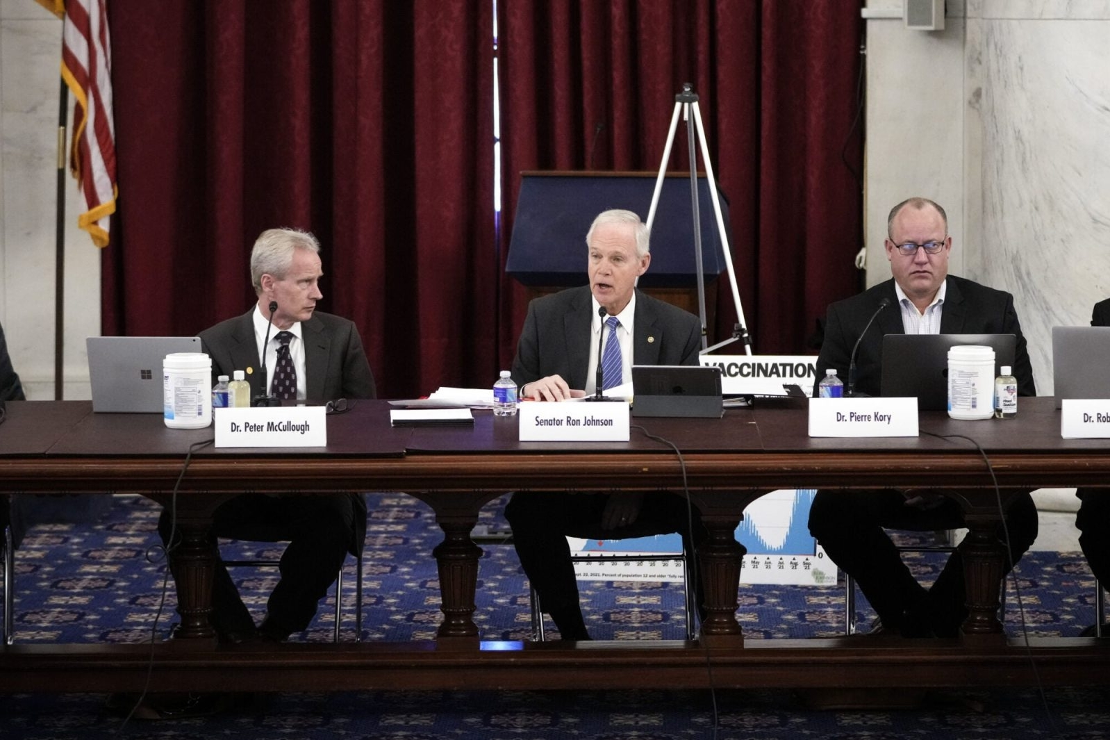 Δρ. Πίτερ ΜακΚάλοου στη Γερουσία: Το 74% πρόωρων θανάτων οφείλονταν σε εμβόλια mRNA για COVID-19 – Η πρωτεΐνη ακίδα βρέθηκε μέσα σε εγκεφαλικούς και καρδιακούς ιστούς των νεκρών