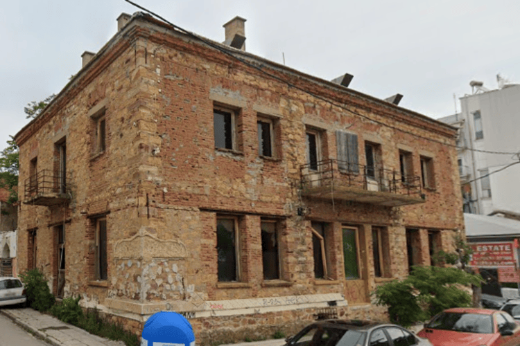 ΑΛΩΝΙΖΟΥΝ ΟΙ ΤΟΥΡΚΟΙ ΣΤΟΝ ΕΒΡΟ – ΑΓΟΡΑΖΟΥΝ ΟΤΙ ΠΩΛΕΙΤΑΙ ΚΑΙ ΣΤΗΝΟΥΝ ΞΕΝΟΔΟΧΕΙΑ – ΞΕΝΟΙ ΣΤΗΝ ΙΔΙΑ ΜΑΣ ΤΗ ΧΩΡΑ ΘΑ ΓΙΝΟΥΜΕ ΣΕ ΛΙΓΟ