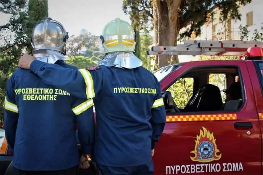 Θέλει να κάψει τα πάντα ο Μητσοτάκης και αυτό το καλοκαίρι και απομακρύνει τα εμπόδια – Εθελοντές μόνο με πτυχίο ΑΕΙ στις φυσικές καταστροφές – Το κράτος-παρωδία βάζει «κόφτη» στους εθελοντές Πολιτικής Προστασίας!