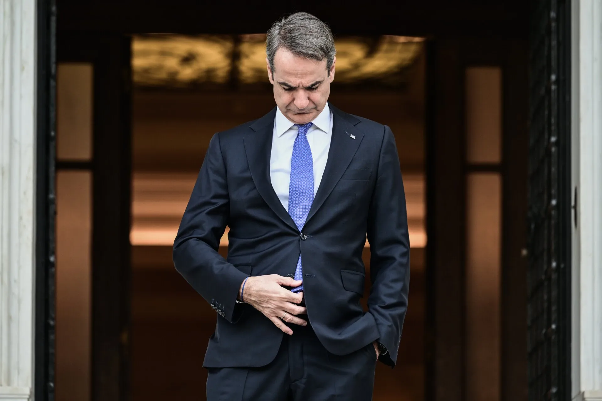 Η τελευταία μεγάλη αρπαχτή του Κυριάκου Μητσοτάκη πριν πέσει – Με εντολή Μαξίμου καθημερινή τρομοκρατία στα ΜΜΕ για τη λειψυδρία – Φέρνει ιδιώτες όπως και στο ρεύμα – Εκτινάσεται η τιμή του νερού για να γεμίσει τις τσέπες της η φαμίλια