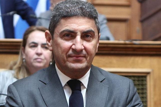 Σοφία Νταμπακάκη: Η κουμπάρα του Λευτέρη Αυγενάκη έπαιρνε επιδοτήσεις για παράνομα βοσκοτόπια στη Μύκονο μαζί με τα αδέρφια της – Το όνομά της βρίσκεται στα χέρια της Ευρωπαϊκής Εισαγγελίας
