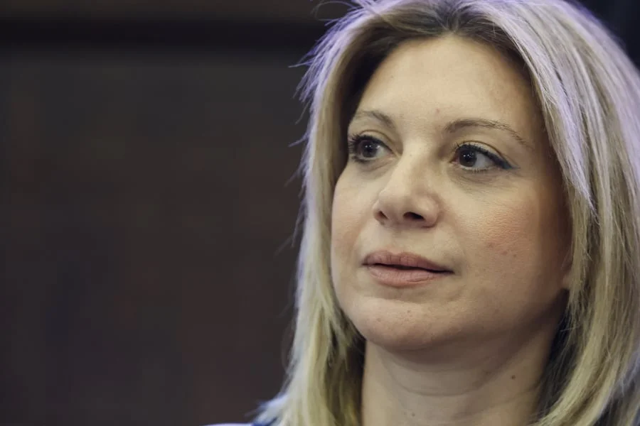 Καρυστιανού για την παραπληροφόρηση των ΜΜΕ σχετικά με τις εξελίξεις στα Τέμπη: «Αιδώς Αργείοι, βεβηλώνουν αδίστακτα τις ψυχές των παιδιών μας»