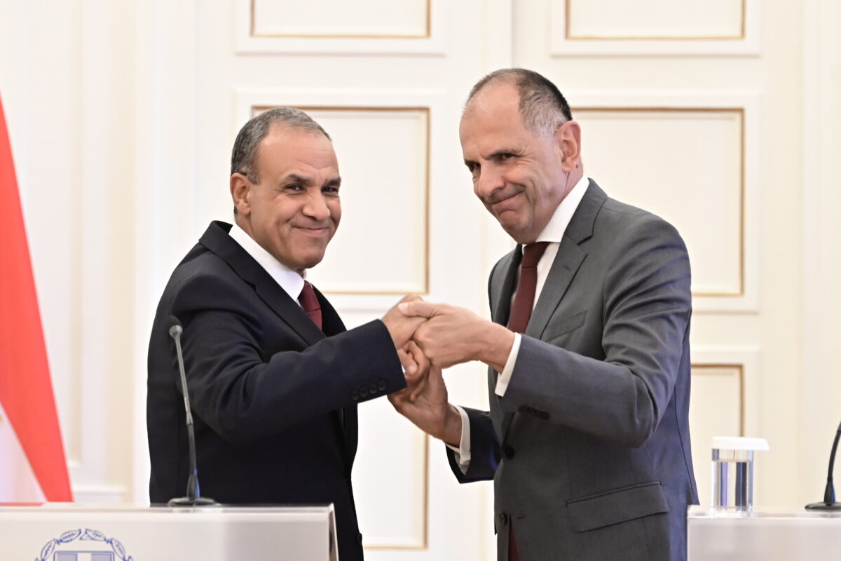 ΤΟΝ «ΕΣΤΗΣΑΝ» ΚΑΙ ΤΟΝ «ΞΕΣΚΙΣΑΝ» – Η ΑΙΓΥΠΤΟΣ ΑΜΦΙΣΒΗΤΕΙ ΤΗΝ ΕΛΛΗΝΙΚΗ ΑΟΖ ΜΕ ΡΗΜΑΤΙΚΗ ΔΙΑΚΟΙΝΩΣΗ – ΠΕΡΙΓΕΛΟΣ ΤΗΣ ΜΕΣΟΓΕΙΟΥ Ο ΓΕΡΑΠΕΤΡΙΤΗΣ – ΤΟ ΠΡΩΙ ΤΟΝ ΦΩΤΟΓΡΑΦΙΖΑΝ ΧΑΜΟΓΕΛΑΣΤΟ ΚΑΙ ΤΟ ΑΠΟΓΕΥΜΑ ΤΟΥ ΤΗΝ ΦΟΡΕΣΑΝ
