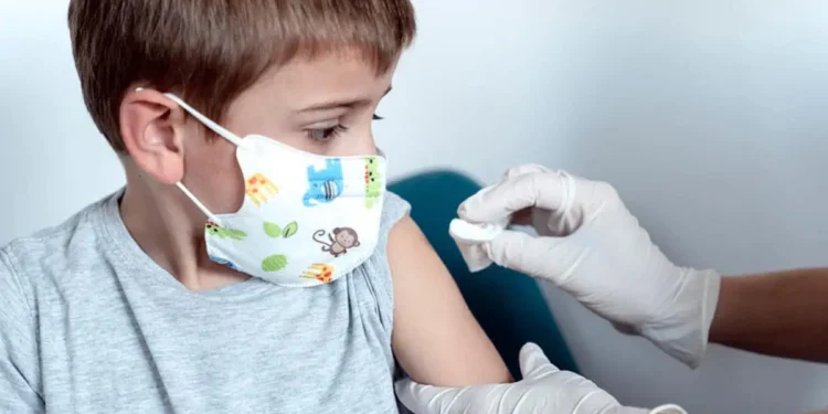 Επιτέλους Δικαίωση των Ψεκ!: Ο Κένεντι (FDA) Καταργεί τους Υποχρεωτικούς «Εμβολιασμούς», καθώς οι Θάνατοι Αυξάνονται