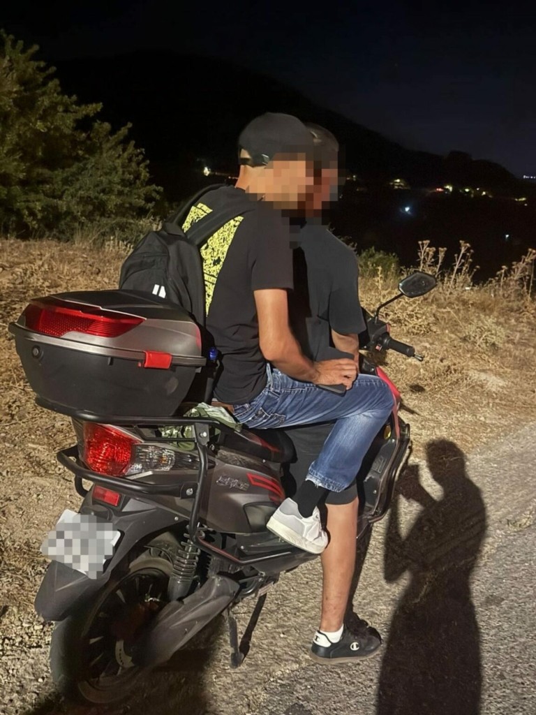 Οργή στο πανελλήνιο με τη νέα μεθόδευση του Κυριάκου, να παρουσιάσει ψεύτικους ενόχους για τις πυρκαγιές στην Πάτρα – Ύβρεις, κατάρες και αγανάκτηση για τα συνεχόμενα fake news με σκοπό να κρύψουν το έγκλημα των ανεμογεννητριών
