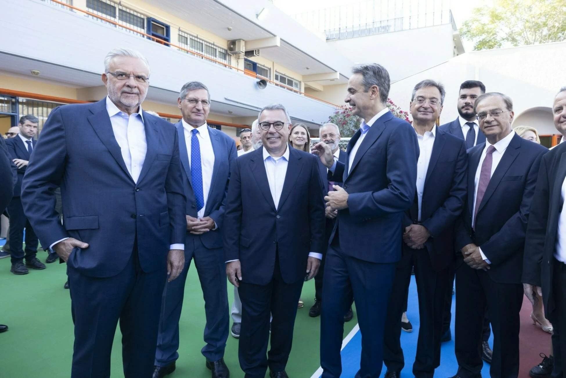 ΟΙ ΤΡΑΠΕΖΙΤΕΣ! ΕΚΑΝΑΝ «δωρεά» 100 εκατ. ενώ χρωστάνε δισεκατομμύρια…