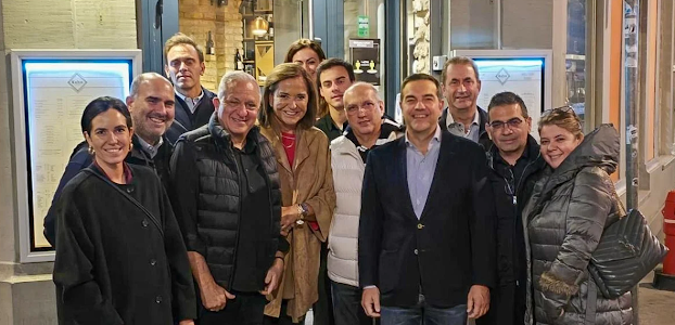 Τρέχει να βοηθήσει τον Μητσοτάκη! Τι επιδιώκει; Μια διάδοχη κατάσταση, μια τσόντα για τον Μητσοτάκη η οποία θα είναι αφενός ακίνδυνη και αφετέρου θα μπορέσει να μειώσει την κοινωνική δυσαρέσκεια. Για να καταλάβει κάποιος τι πραγματικά συμβαίνει, θα πρέπει να τους αντιμετωπίζει ΟΛΟΥΣ ως συμμορία. Εάν πέσει στην «παγίδα» τής «παράστασης» που δίνουν και τους αντιληφθεί σαν «ανταγωνιστές» και «αντιπάλους» την «πάτησε», γιατί δεν γνωρίζει τι είναι πραγματικό και τι ψεύτικο!