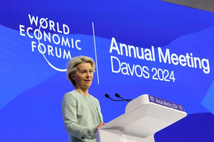 Η μη εκλεγμένη δημοκράτης της ΕΕ Ursula παρουσιάζει μια «ασπίδα» για την προστασία της δημοκρατίας! ΟΛΑ ΑΝΑΠΟΔΑ