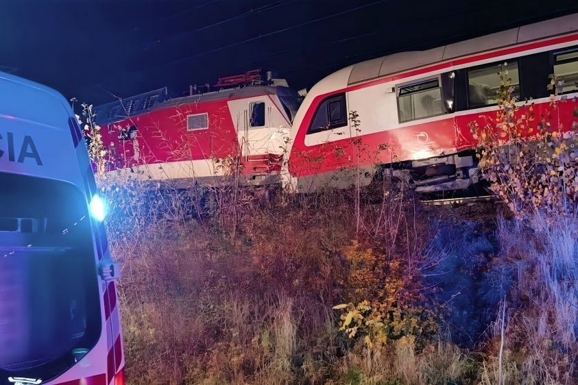Σύγκρουση τρένων στη Σλοβακία – Καμία έκρηξη, καμία πυρόσφαιρα, κανένα έλαιο σιλικόνης, κανένας νεκρός – Όταν δεν κουβαλάς παράνομα φορτία όλα είναι ξεκάθαρα