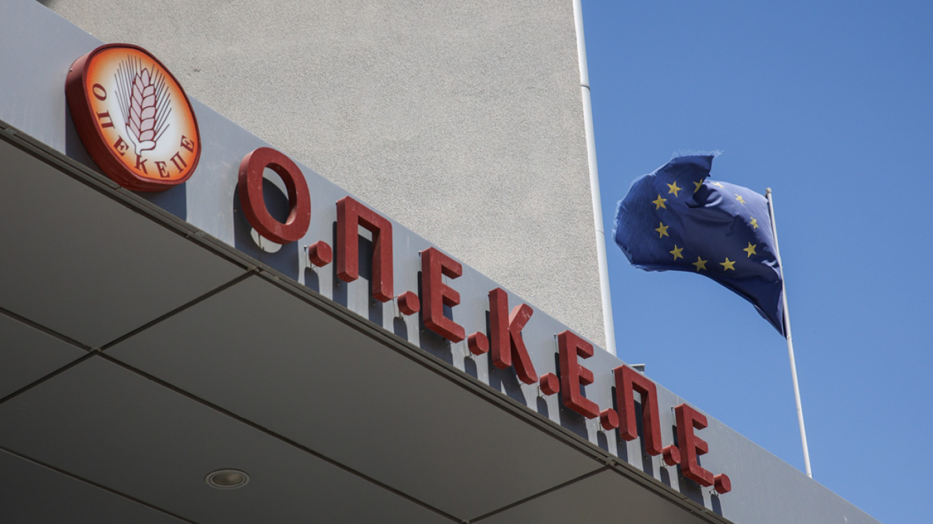 «ΒΡΩΜΟΔΟΥΛΕΙΕΣ ΜΕ ΔΟΥΛΕΜΠΟΡΙΟ ΚΑΙ ΛΑΘΡΟΔΙΑΚΙΝΗΣΗ ΕΚΑΝΑΝ ΟΙ ΜΑΦΙΟΖΟΙ ΤΟΥ ΟΠΕΚΕΠΕ ΕΚΤΟΣ ΑΠΟ ΤΟ ΝΑ ΛΗΣΤΕΥΟΥΝ ΤΑ ΛΕΦΤΑ ΜΑΣ». ΤΙ ΑΠΟΚΑΛΥΠΤΕ Ο ΣΤΕΦΑΝΟΣ ΧΙΟΣ ΕΝΑΝ ΧΡΟΝΟ ΠΡΙΝ ΑΠΟ ΤΙΣ ΣΗΜΕΡΙΝΕΣ ΣΥΛΛΗΨΕΙΣ ΤΩΝ ΚΟΜΜΑΤΟΣΚΥΛΩΝ ΚΑΙ ΚΟΥΜΠΑΡΩΝ ΤΟΥ ΜΗΤΣΟΤΑΚΗ»