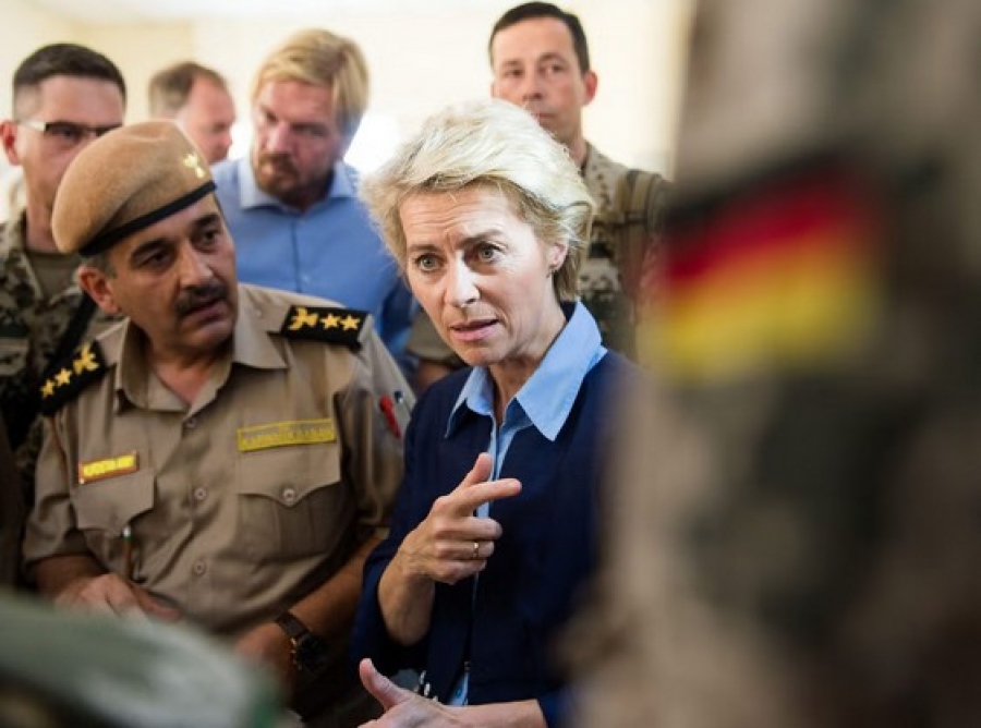 Νέο σοκ για von der Leyen – Γερμανός ευρωβουλευτής τη σέρνει στα δικαστήρια για μυστικές επαφές με τη βιομηχανία όπλων