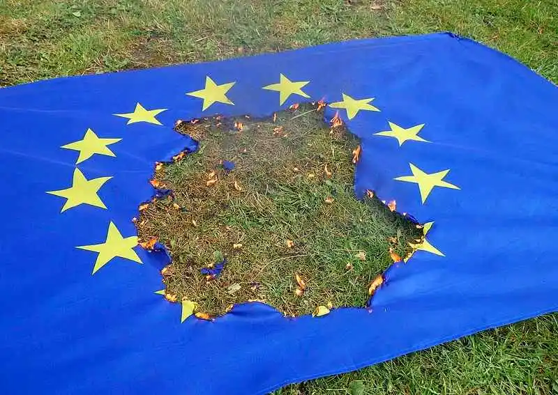Έχουν πανικοβληθεί, δεν ξέρουν πλέον τι να κάνουν