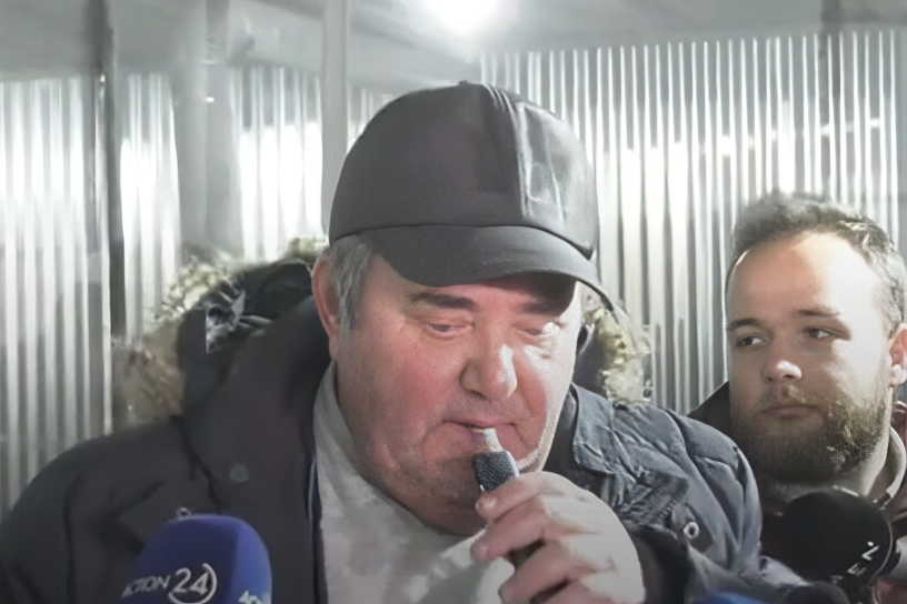 Ο Ανεστίδης βρίζει τον Μητσοτάκη στον αέρα: «Αυτά τα ματσούκια (μικρόφωνα) να τα χώσουν στον κώλ() του Μητσοτάκη και θα χοροπηδάει ο π@ύστης – Είναι καθίκια»