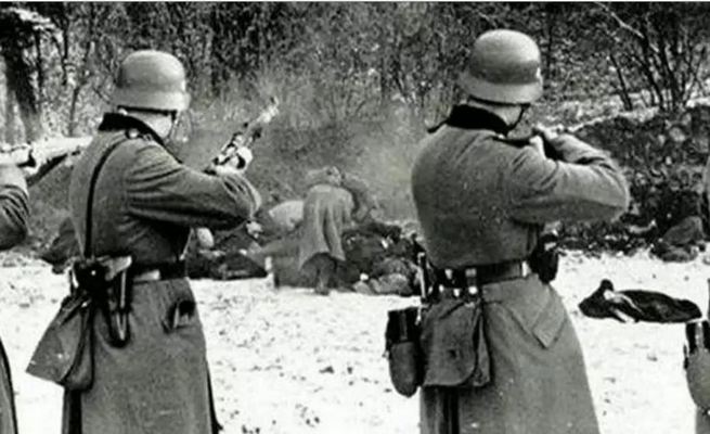 Η Ελλάδα, εκτός του γερμανικού χρέους που δεν απαιτεί, πληρώνει και δάνειο που δεν είναι δικό της (Αρχεία Επστάιν)