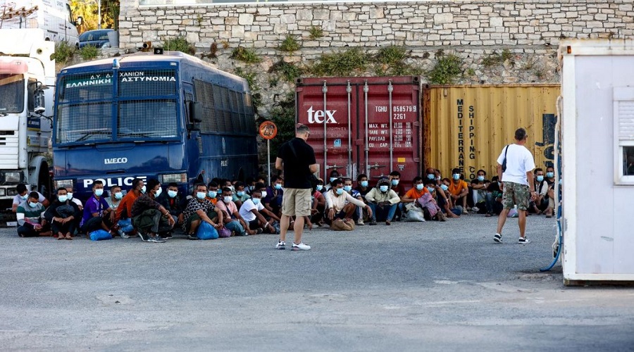 ΠΑΡΤΕ ΤΑ! ΤΟ ΟΜΟΛΟΓΗΣΕ Ο ΠΛΕΥΡΗΣ: 3.000 ΕΥΡΩ ΤΟ ΜΗΝΑ ΚΟΣΤΙΖΕΙ ΣΤΟ ΚΡΑΤΟΣ ΕΝΑΣ ΑΣΥΝΟΔΕΥΤΟΣ ΑΝΗΛΙΚΟΣ ΜΕΤΑΝΑΣΤΗΣ – ΕΣΕΙΣ ΠΟΣΑ ΠΑΙΡΝΕΤΕ ΚΑΘΑΡΑ ΒΑΣΙΚΟ ΜΙΣΘΟ; ΚΑΙ ΠΟΣΑ ΣΑΣ «ΤΡΩΕΙ» Η ΑΚΡΙΒΕΙΑ;