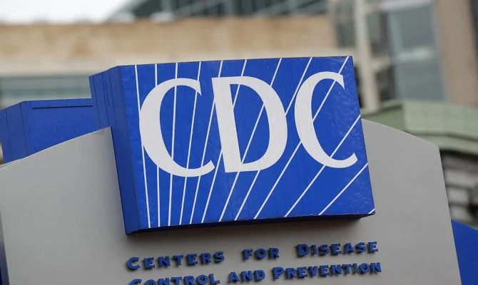 Έγγραφα αποκαλύπτουν ότι το CDC απέκρυψε δεδομένα θνησιμότητας από τα εμβόλια κατά του COVID-19 σε μελέτη του Lancet