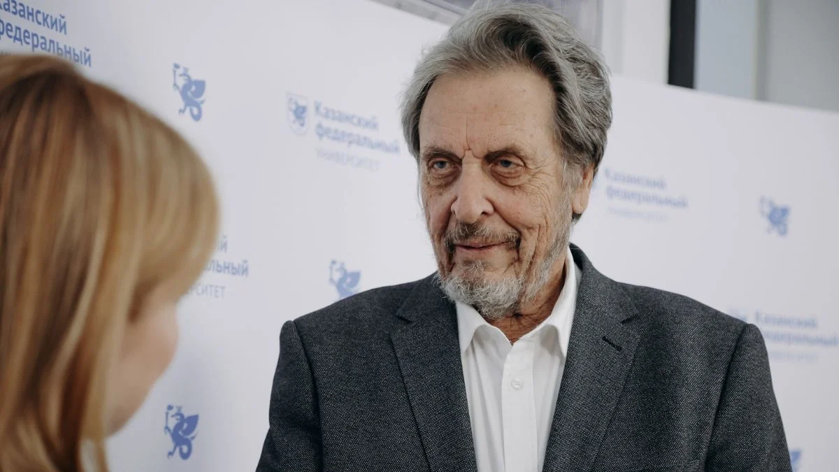Έρολ Μασκ: «Είναι παράλογο να πιστεύουμε ότι ο Τζέφρι Έπσταϊν είναι νεκρός»