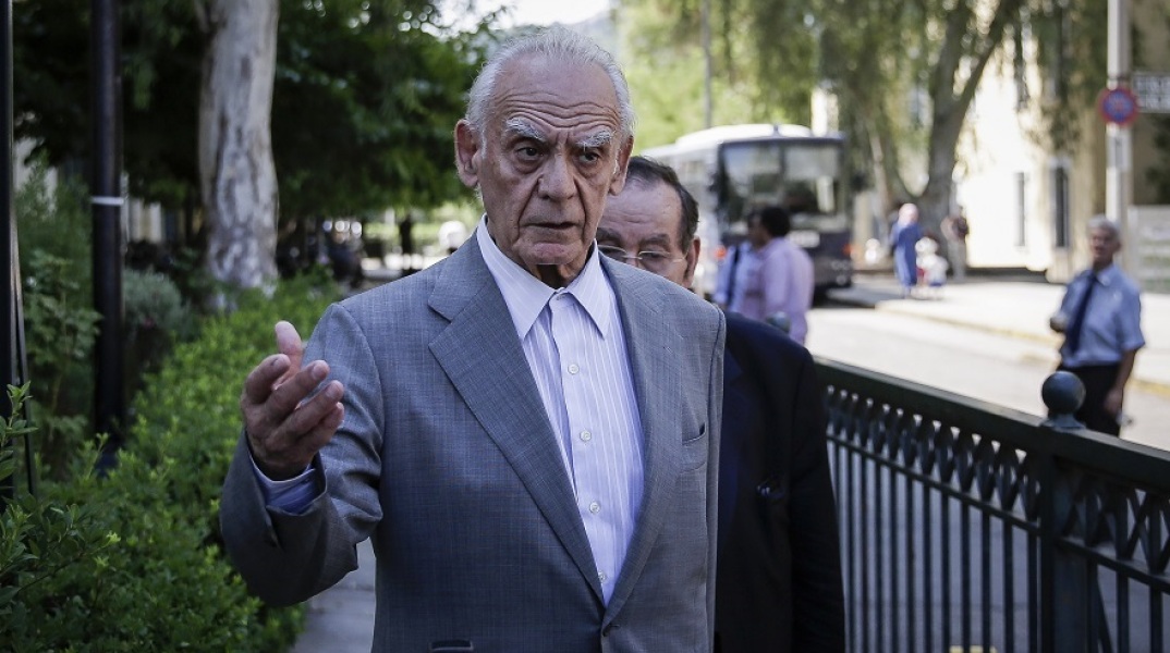 «ΠΑΣΟΚΑΡΑ» Η ΝΔ! Υπουργοποιήθηκε ο σύμβουλος του Τσοχατζόπουλου – Δείτε ποιος είναι και φρίξτε