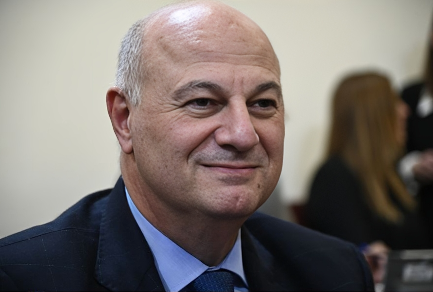 Κώστας Τσιάρας: Μια μέρα πριν αποχωρήσει από το υπουργείο Αγροτικής Ανάπτυξης υπέγραψε ΚΥΑ με σκοπό να να μην τιμωρηθούν όσοι έχουν κάνει ψευδείς δηλώσεις για το 2025 καταδικάζοντας τη χώρα σε νέα πρόστιμα
