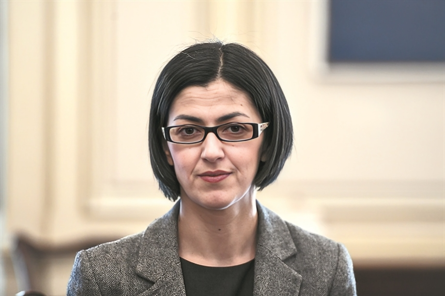 Ειρήνη Αγαπηδάκη: Απειλεί με ένδικα μέσα όποιον εκφράζει αμφιβολίες για τα εμβόλια – Αφωνία για τους εκατοντάδες ξαφνικούς θανάτους και καρκινώματα νέων ανθρώπων μετά τον εμβολιασμό κατά του Covid