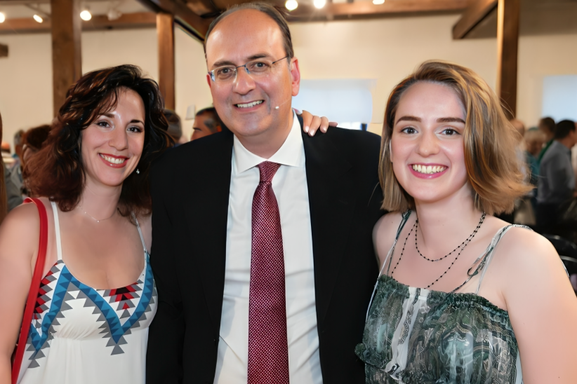 Αθανασία Κοτσαύτη – Εβελίνα Λαζαρίδη: Στο μισθολόγιο της Blue Skies με τα τρολς που δολοφονούν χαρακτήρες, βρέθηκε η γυναίκα και η κόρη του Μακάριου Λαζαρίδη το 2018