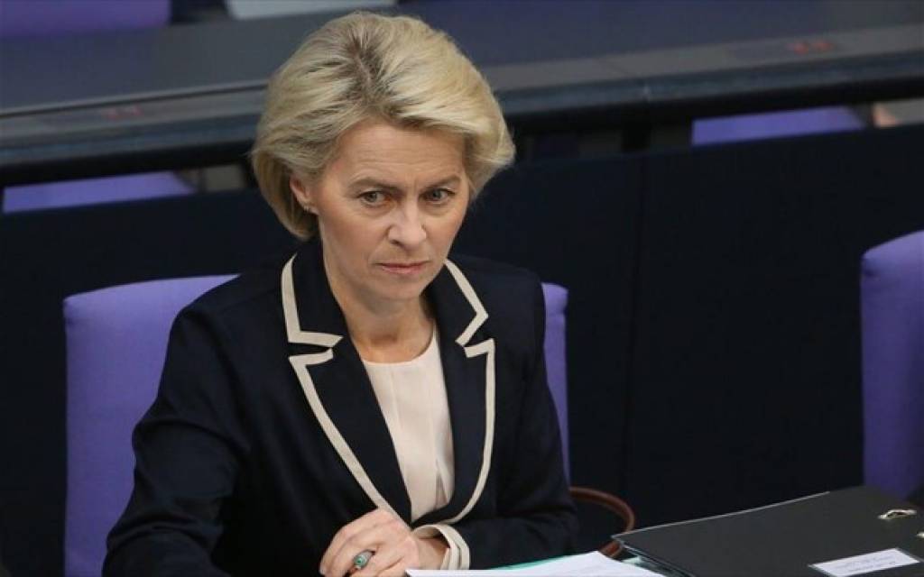 Η ΕΕ ΤΩΝ ΟΛΙΓΑΡΧΩΝ! Η ΚΟΛΛΗΤΗ ΤΟΥ ΚΟΥΛΗ ΜΑΣ ΑΠΑΓΟΡΕΥΕΙ ΝΑ ΠΛΕΝΟΜΑΣΤΕ, ΝΑ ΜΑΓΕΙΡΕΥΟΥΜΕ ΚΑΙ ΝΑ ΖΕΣΤΑΙΝΟΜΑΣΤΕ ΓΙΑ ΝΑ ΕΧΟΥΜΕ ΦΘΗΝΗ ΕΝΕΡΓΕΙΑ – Η ΜΕΓΑΙΡΑ ΦΟΝ ΝΤΕΡ ΛΑΙΕΝ ΠΡΟΑΝΗΓΓΕΙΛΕ ΜΕΓΑΛΗ ΦΤΩΧΕΙΑ ΠΡΟΣ ΟΦΕΛΟΣ ΤΩΝ ΚΑΡΤΕΛ