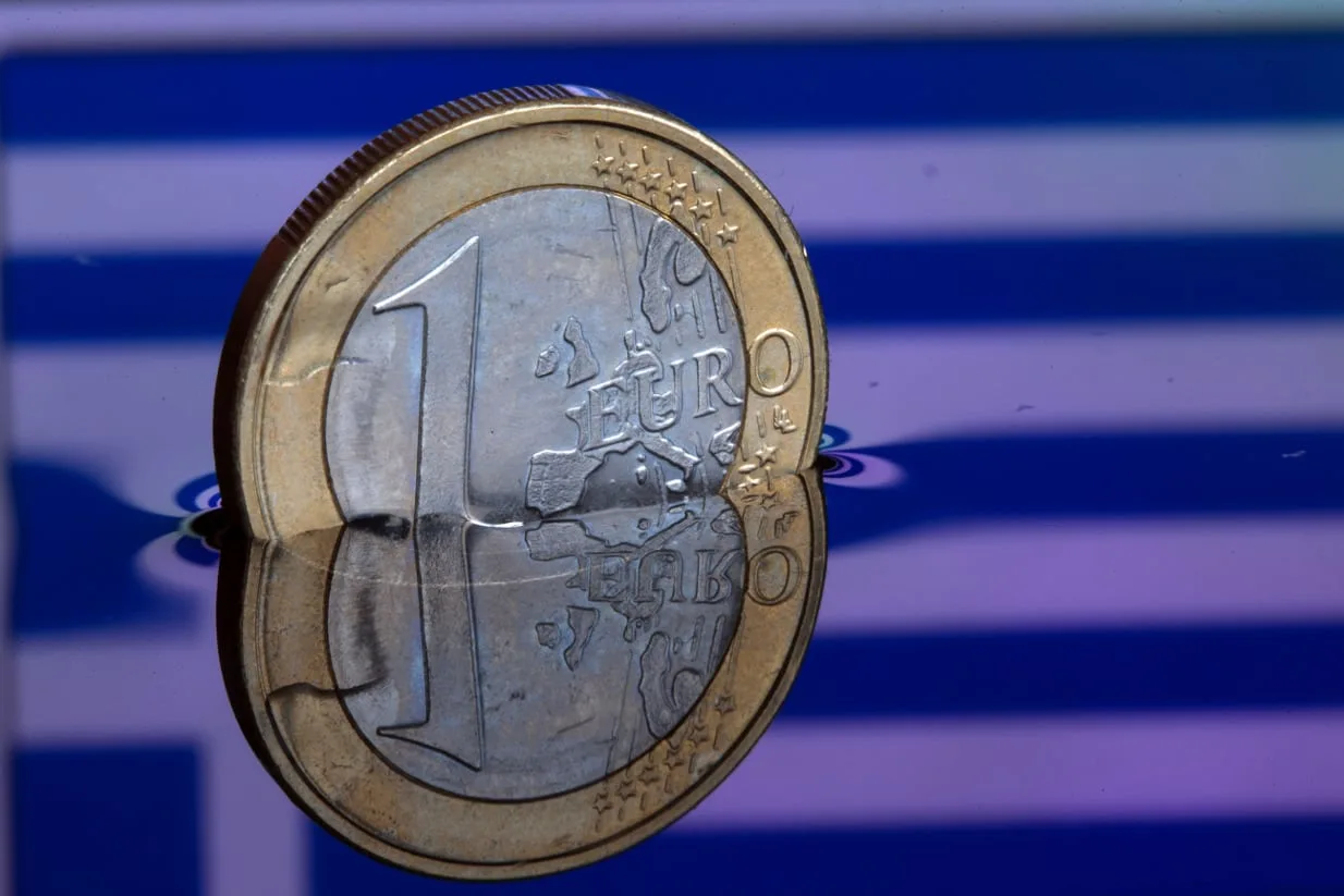 Ο «ΠΑΡΑΔΕΙΣΟΣ ΤΗΣ ΥΠΕΡΦΟΡΟΛΟΓΗΣΗΣ» Η ΕΛΛΑΔΑ ΤΟΥ 2026! ΦΟΡΟΛΟΓΙΚΗ ΑΣΦΥΞΙΑ ΧΩΡΙΣ ΤΕΛΟΣ – Ο ΟΟΣΑ ΚΑΤΑΓΡΑΦΕΙ ΦΟΡΟΥΣ ΣΤΟ 39,3% ΠΑΝΩ ΑΠΟ ΤΟΝ ΜΕΣΟ ΟΡΟ – ΟΙ ΕΛΛΗΝΕΣ ΔΟΥΛΕΥΟΥΝ ΓΙΑ ΤΟ ΚΡΑΤΟΣ, ΟΙ ΟΙΚΟΓΕΝΕΙΕΣ ΠΛΗΡΩΝΟΥΝ ΑΠΟ ΤΙΣ ΥΨΗΛΟΤΕΡΕΣ ΕΠΙΒΑΡΥΝΣΕΙΣ ΚΑΙ ΤΑ ΕΠΙΔΟΜΑΤΑ ΔΕΝ ΦΤΑΝΟΥΝ ΟΥΤΕ ΓΙΑ ΤΑ ΒΑΣΙΚΑ