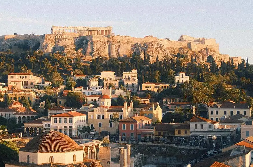 Η ΜΕΓΑΛΗ ΑΠΑΤΗ ΤΗΣ GOLDEN VISA: Η ΚΥΒΕΡΝΗΣΗ ΠΑΡΑΔΙΔΕΙ ΤΟ ΚΕΝΤΡΟ ΤΗΣ ΑΘΗΝΑΣ ΚΑΙ ΤΑ ΝΗΣΙΑ ΜΑΣ ΣΕ ΟΛΙΓΑΡΧΕΣ ΤΡΙΤΩΝ ΧΩΡΩΝ ΤΗΝ ΩΡΑ ΠΟΥ ΤΑ ΕΛΛΗΝΙΚΑ ΝΟΙΚΟΚΥΡΙΑ ΠΝΙΓΟΝΤΑΙ ΣΤΑ ΕΞΩΦΡΕΝΙΚΑ ΕΝΟΙΚΙΑ! ΤΟ ΦΙΑΣΚΟ ΤΩΝ 800.000 ΕΥΡΩ