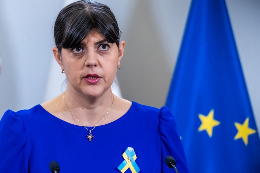 Βουλιάζει στα σκάνδαλα ο Μητσοτάκης – Επιστέφει η Ευρωπαϊκή Εισαγγελία στη χώρα μας – Απευθείας αναθέσεις για δύο κέντρα υποδοχής μεταναστών – Τα κοστολόγησαν 15 φορές πιο πάνω από το κανονικό και τα έβαλαν στην τσέπη