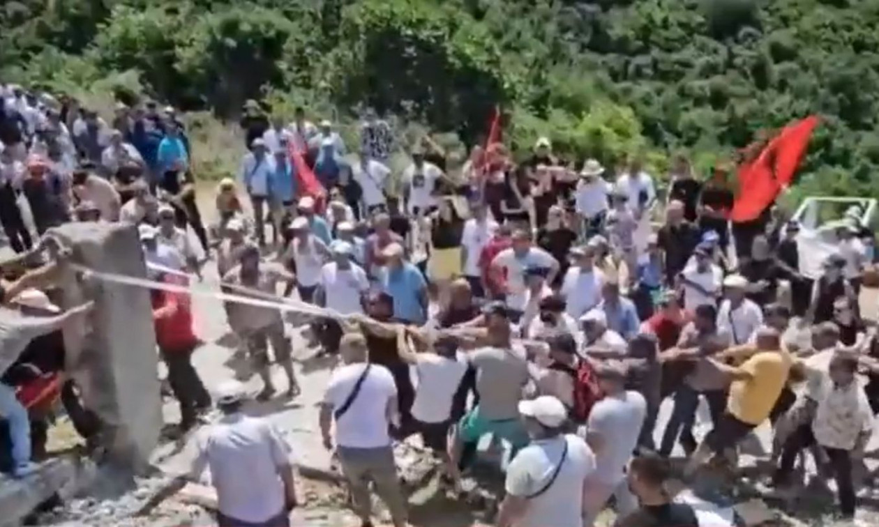 Ξεσηκωμός στην Κακομέα Χειμάρρας: Οι κάτοικοι καταγγέλλουν καταπάτηση των περιουσιών τους