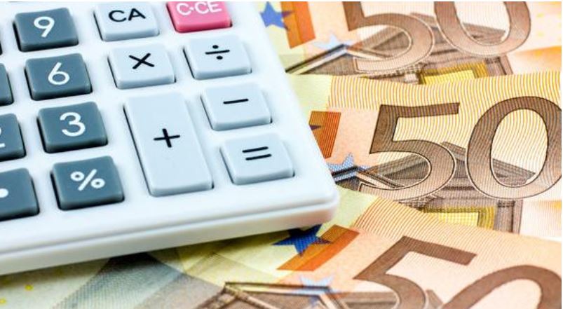 ΣΟΚΑΡΙΣΤΙΚΟ! ΜΑΣ ΔΕΣΑΝΕ ΧΕΙΡΟΠΟΔΑΡΑ ΜΕΧΡΙ ΤΟ 2115: ΤΟ ΥΠΟΥΛΟ ΠΑΙΧΝΙΔΙ ΤΣΙΠΡΑ-ΜΗΤΣΟΤΑΚΗ ΠΟΥ ΚΑΤΑΔΙΚΑΣΕ ΤΙΣ ΕΠΟΜΕΝΕΣ ΓΕΝΙΕΣ ΣΕ ΕΝΑΝ ΑΙΩΝΑ ΜΑΥΡΗΣ ΣΚΛΑΒΙΑΣ – ΠΑΡΑ ΤΑ «ΣΩΤΗΡΙΑ» ΜΝΗΜΟΝΙΑ, ΧΡΩΣΤΑΜΕ 40% ΠΕΡΙΣΣΟΤΕΡΑ ΑΠΟ ΤΟ 2010 ΜΕ ΔΙΑΛΥΜΕΝΟ ΑΕΠ