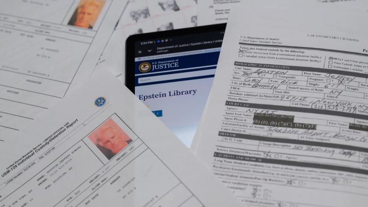 Τους κλείνουν τα στόματα έναν προς έναν…