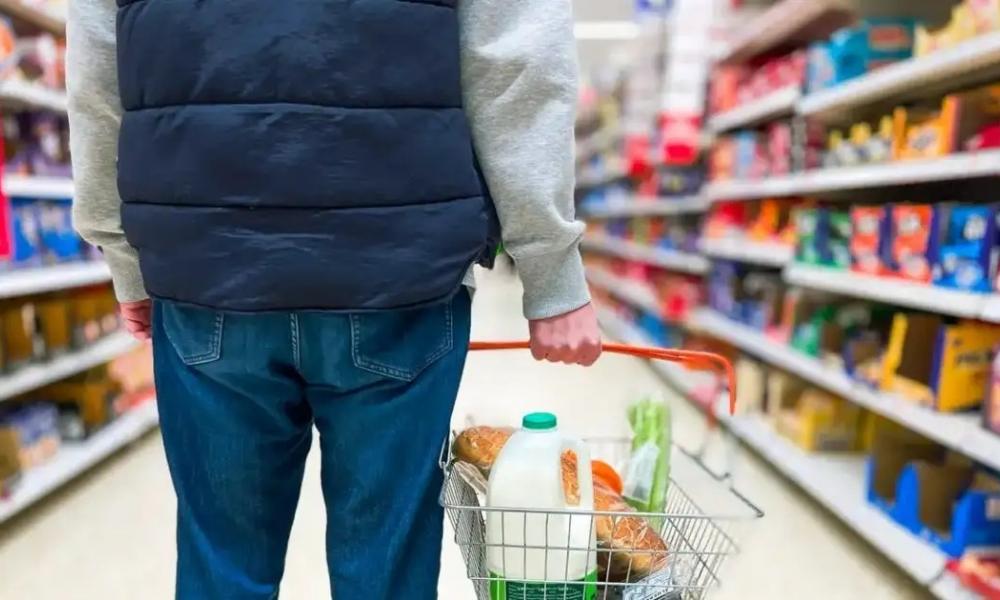 «Βόμβα» από την ΕΚΤ: Η πολιτική Μητσοτάκη τσακίζει τους πολίτες – Υπερδιπλάσια η ακρίβεια στην Ελλάδα από όλη την Ευρωζώνη!