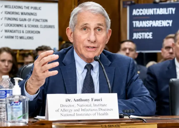 Snyder: Τα Εγκλήματα Κατά της Ανθρωπότητας που Διαπράχθηκαν από Έναν από τους Μεγαλύτερους Εγκληματίες στην Ιστορία των ΗΠΑ Δεν Πρέπει Ποτέ να Ξεχαστούν