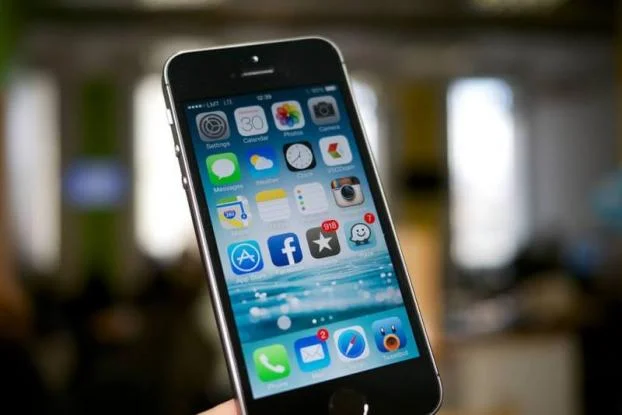 Τα iPhones σε φωτογραφίζουν κάθε 5 δευτερόλεπτα