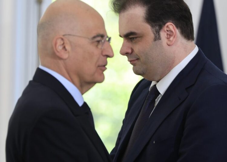 «Από την κουλτούρα των φερέτρων στην κουλτούρα της αποταμίευσης»! Θα βάλουν χέρι και στις αποταμιεύσεις;