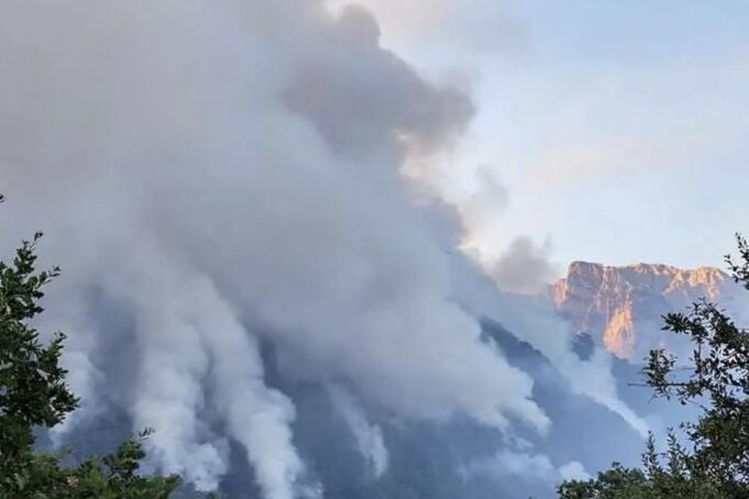 ΕΓΚΛΗΜΑΤΙΚΗ ΑΝΙΚΑΝΟΤΗΤΑ Η ΥΠΟΠΤΟ ΣΧΕΔΙΟ; 9 ΗΜΕΡΕΣ ΚΑΙΓΕΤΑΙ Η ΚΟΝΙΤΣΑ ΚΑΙ Η ΚΥΒΕΡΝΗΣΗ ΠΑΡΑΚΟΛΟΥΘΕΙ ΣΑΝ ΘΕΑΤΗΣ ΤΗ ΝΕΑ ΔΑΔΙΑ